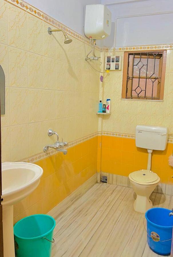 Spacious Apt With Antique Furniture ,Ac & Kitchen Kolkata Exterior photo